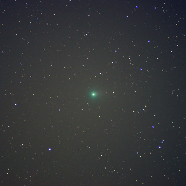 400mmレンズで撮影した2013年11月8日のラブジョイ彗星