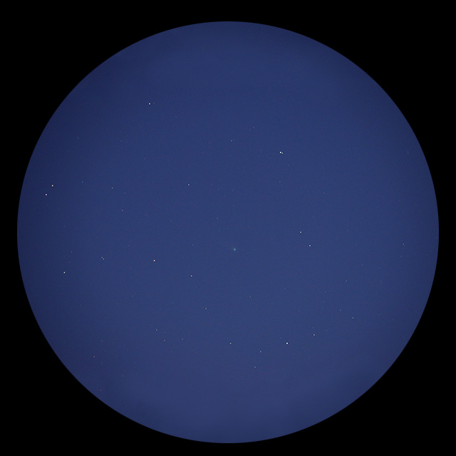 35mmレンズで撮影した2013年12月5日のラブジョイ彗星