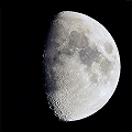 月齢9の月の写真