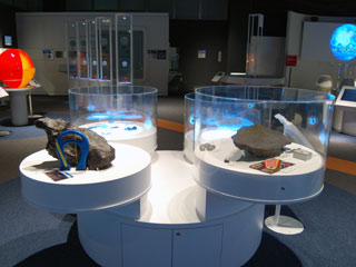 姫路科学館の隕石の展示