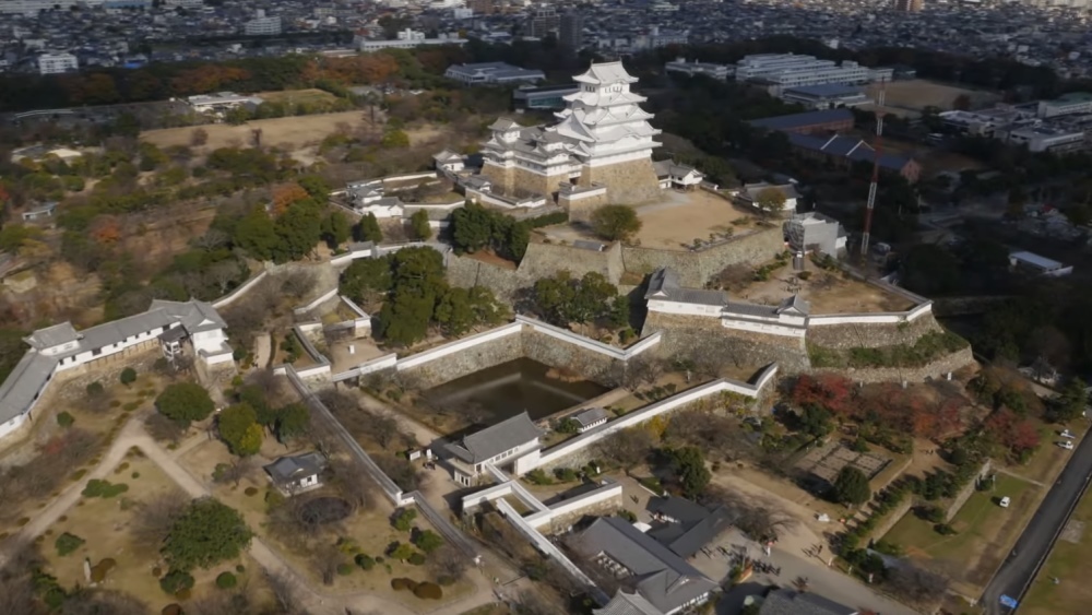 「姫路城空撮動画」のサムネイル画像