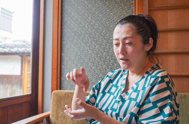 古民家を再生したカフェにて