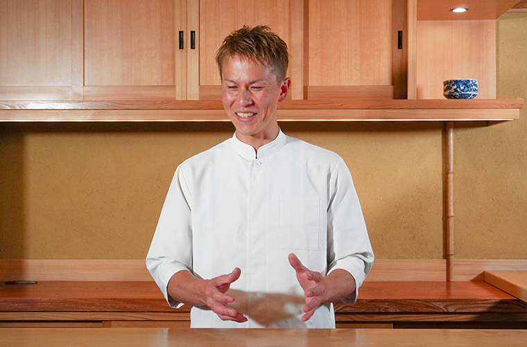 過去について語る姿