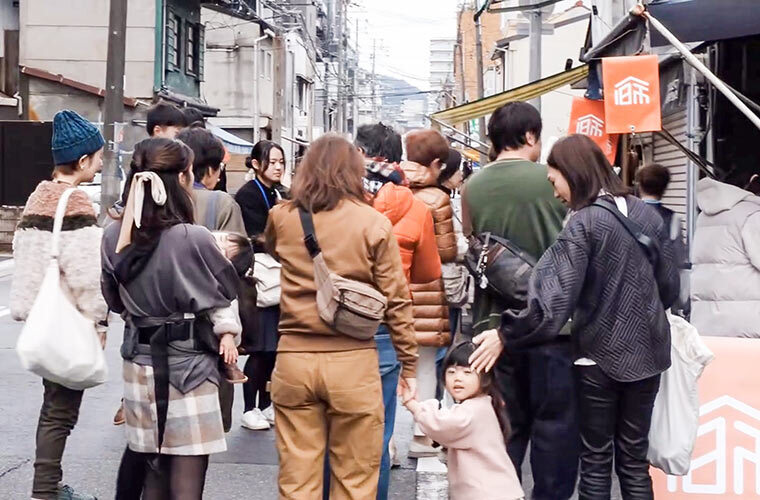 駅西エリアでの朝市や店舗づくりの取り組み