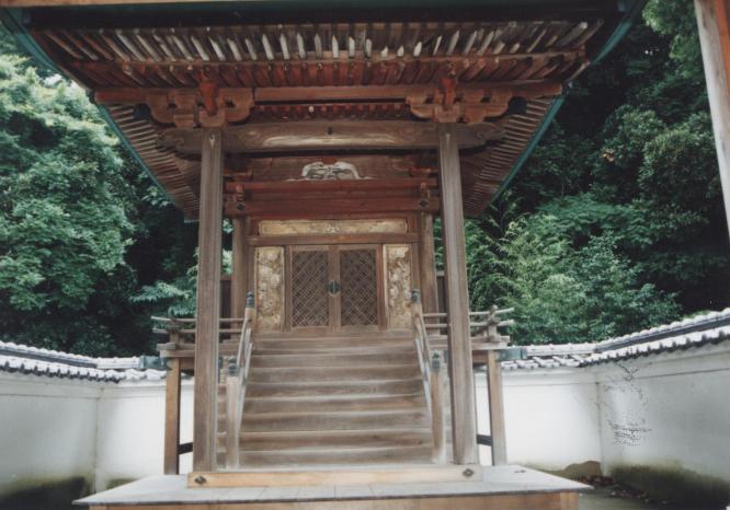 福泊神社本殿の写真