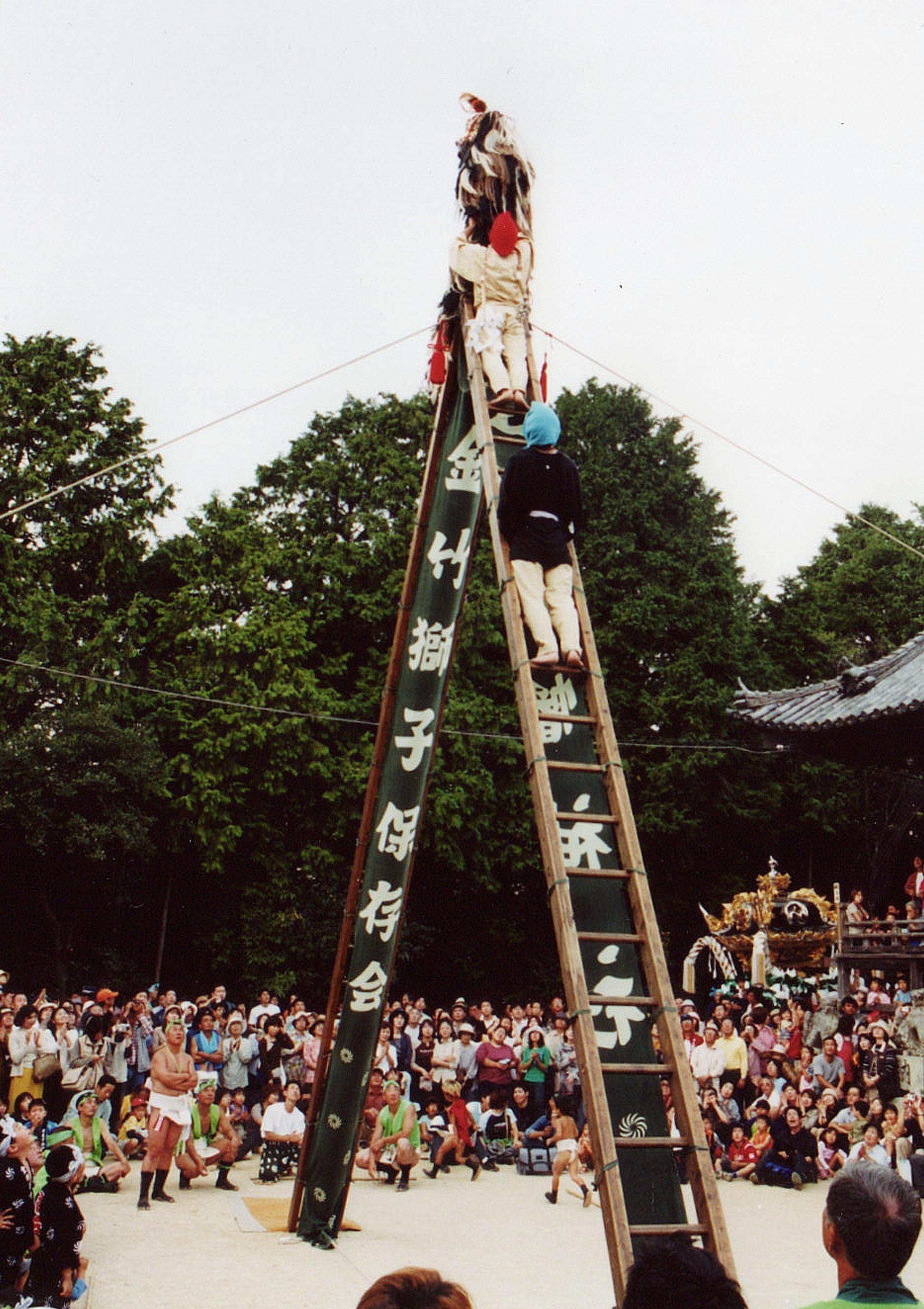 祭の一場面