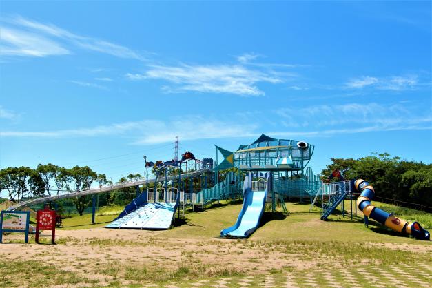 浜手緑地白浜地区（通称：新開公園）の複合遊具