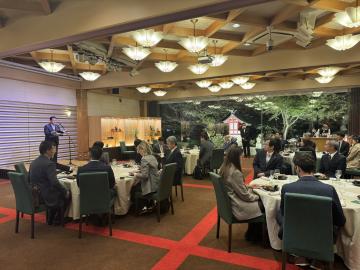 夕食会中の会場の様子