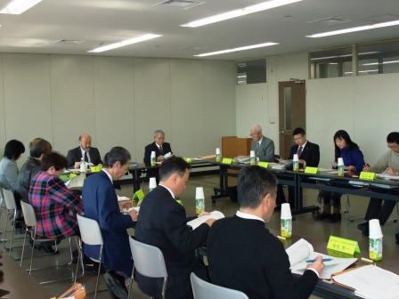 審議の様子の写真