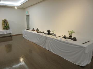 シニア作品展会場で出展作品を展示している様子その2