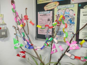 子供たちとクリスマスの飾りつけ