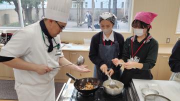 食文化体験教室の模様