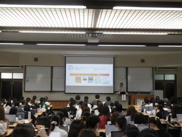 兵庫県立大学でのセミナーを学生が受講している様子