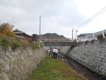 神谷川清掃活動風景その1