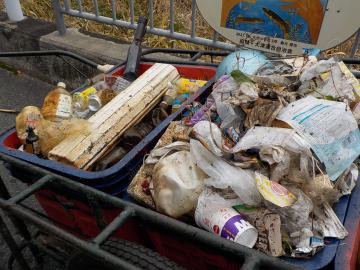 汐入川清掃活動風景その3