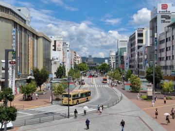 キャッスルビューからみた姫路城と大手前通り