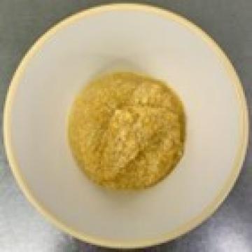 食器に盛られたきざみ食の画像