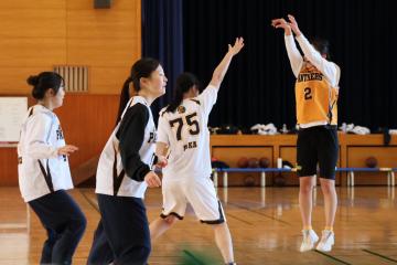 ジャンプシュートの様子