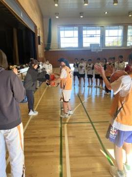 表彰されている様子