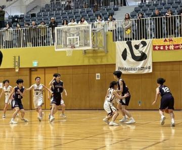 相手の攻めを警戒している様子