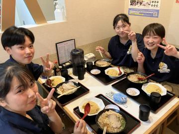 食事をしている様子