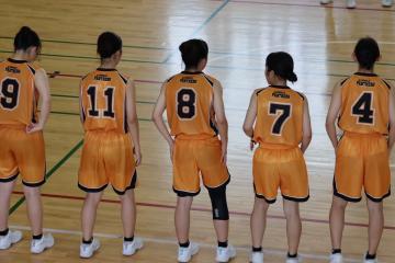 試合前の整列の様子