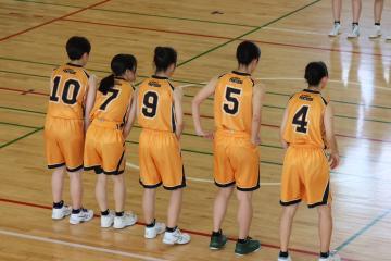 5人で整列している様子