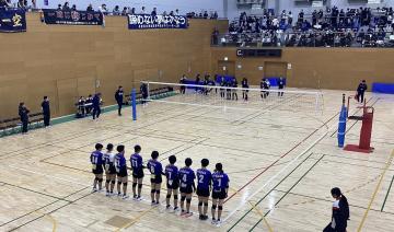 県代表決定戦の試合前整列の様子