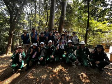 令和7年度新入生歓迎登山で書写山に登頂した山岳部の集合写真
