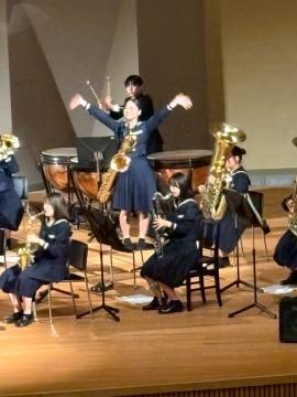令和7年度学校説明会で演奏する様子5