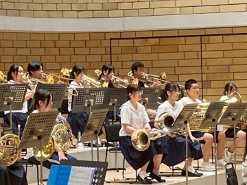 令和7年度つながりプロジェクトで演奏する様子8