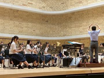 令和7年度つながりプロジェクトで演奏する様子7