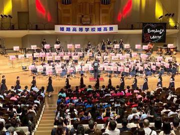 令和7年度姫高祭で演奏する吹奏楽部員の様子57