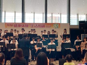 令和7年度ヘルス＆ビューティーフェスタで演奏する様子6