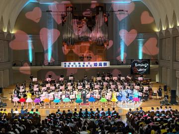 令和8年度姫高祭で演奏する様子11