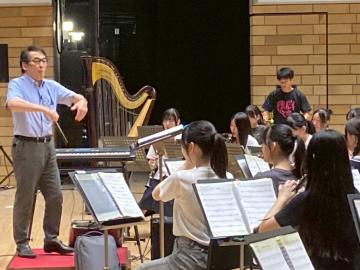 令和7年度つながりプロジェクトで演奏する様子9