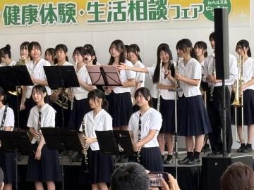 ヘルス＆ビューティーフェスで演奏する様子10