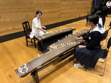 大使の指導の様子(2)