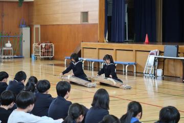 令和8年度部活動紹介での演奏の様子(2)