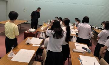 坪田先生に講評していただく生徒