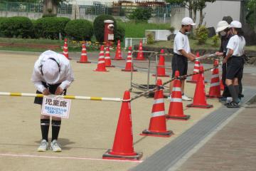 児童・生徒席の境界線づくり