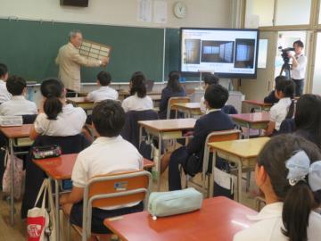 障子を提示する宇那木先生
