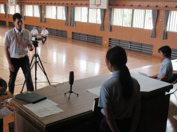 演説会はリモートで教室へ