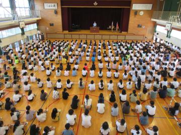 開校以来初めての体育館での終業式