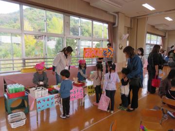 お店屋さんごっこの様子その1