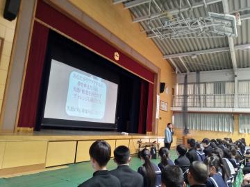 体育館でのお話の様子3