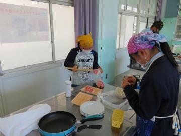 料理実習の様子その2