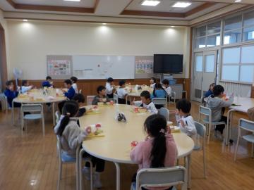 ランチルーム給食の様子1