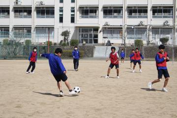 男子サッカー　クリアボール