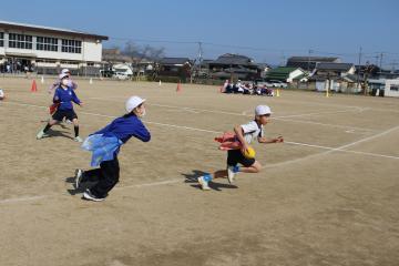 タックルをかわす